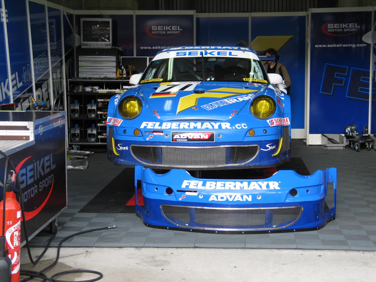 Seikel Motorsport Porsche 997 GT3 RSR No. 71 WP0ZZZ99Z7S799937.jpg