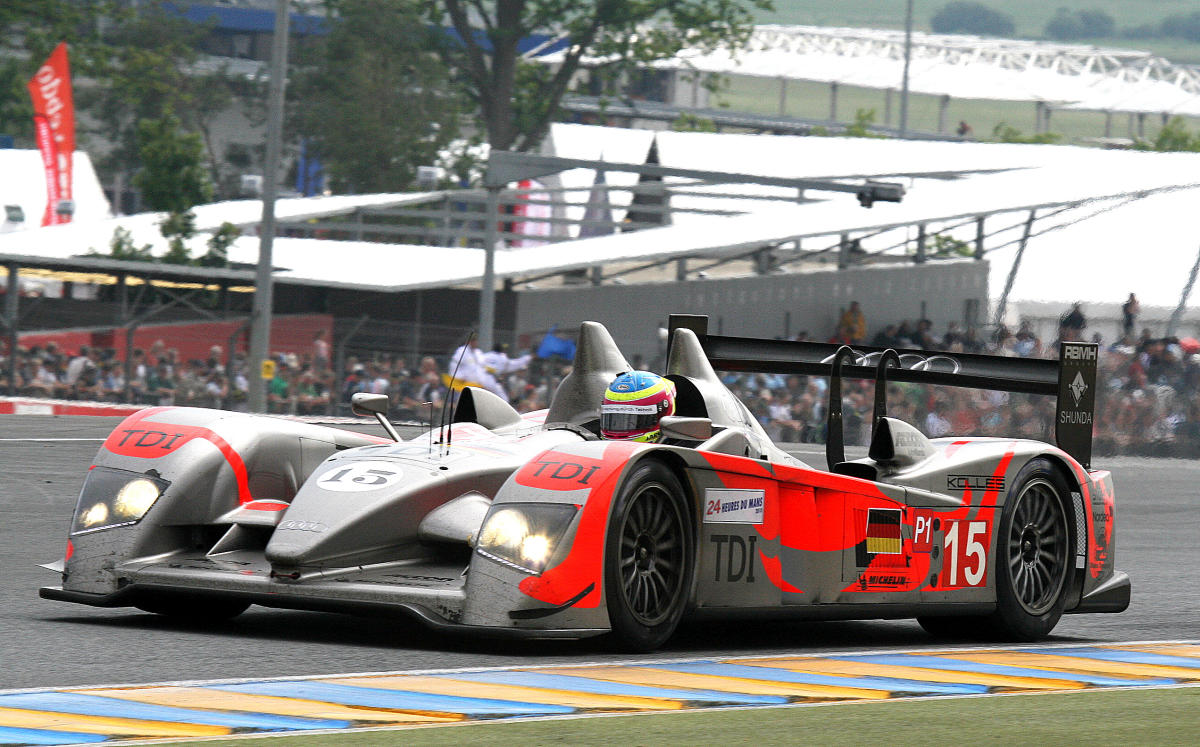 Audi R10 TDI - Christijan Albers, Christian Bakkerud & Oliver Jarvis exits Dunlop Chicane at the 2010 Le Mans (55118017595).jpg