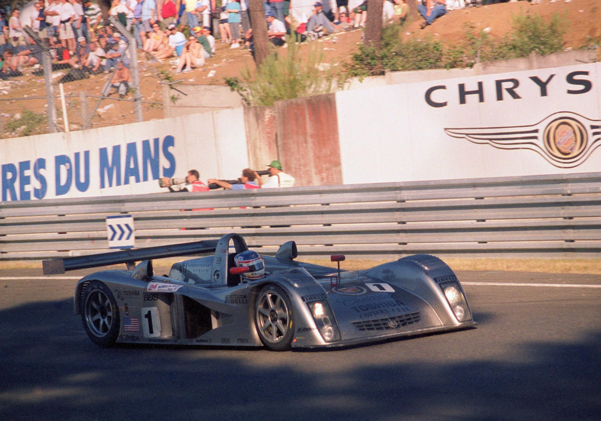 Cadillac Northstar LMP - Andy Wallace, Butch Leitzinger & Franck Lagorce in the Esses at the 2000 Le Mans (52519349410).jpg