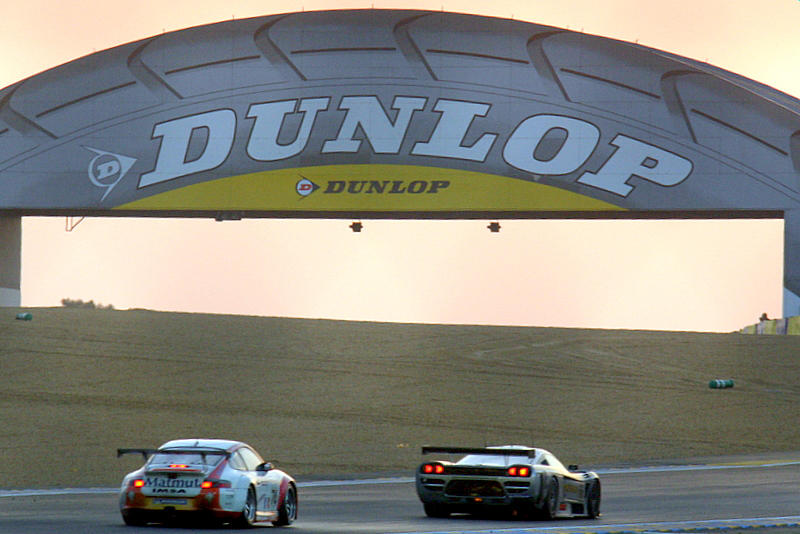 Porsche 996 GT3-RSR - Ray Narac, Romain Dumas & Luca Riccitelli follows Saleen S7-R - Mowlem, Borcheller & C.Fittipaldi heading to Dunlop Chicane at the 2006 Le Mans (54322286207).jpg